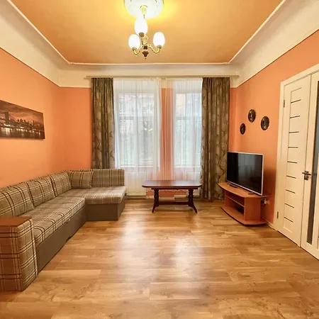 двохкімнатні сімейні в історичному центрі Apartment